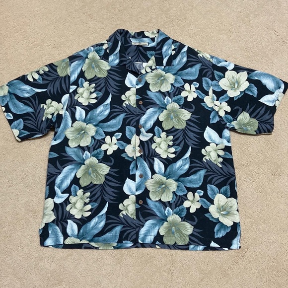 Tommy Bahama Other - Tommy Bahama Button Down Shirt